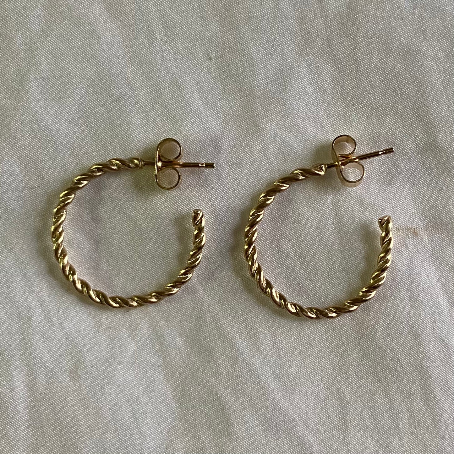 Medium Round Twisted Hoop Earrings