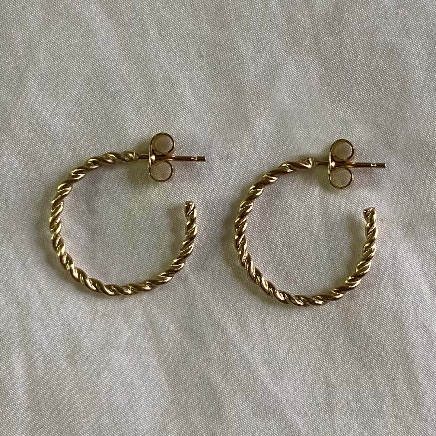 Round Twisted Hoops Medium