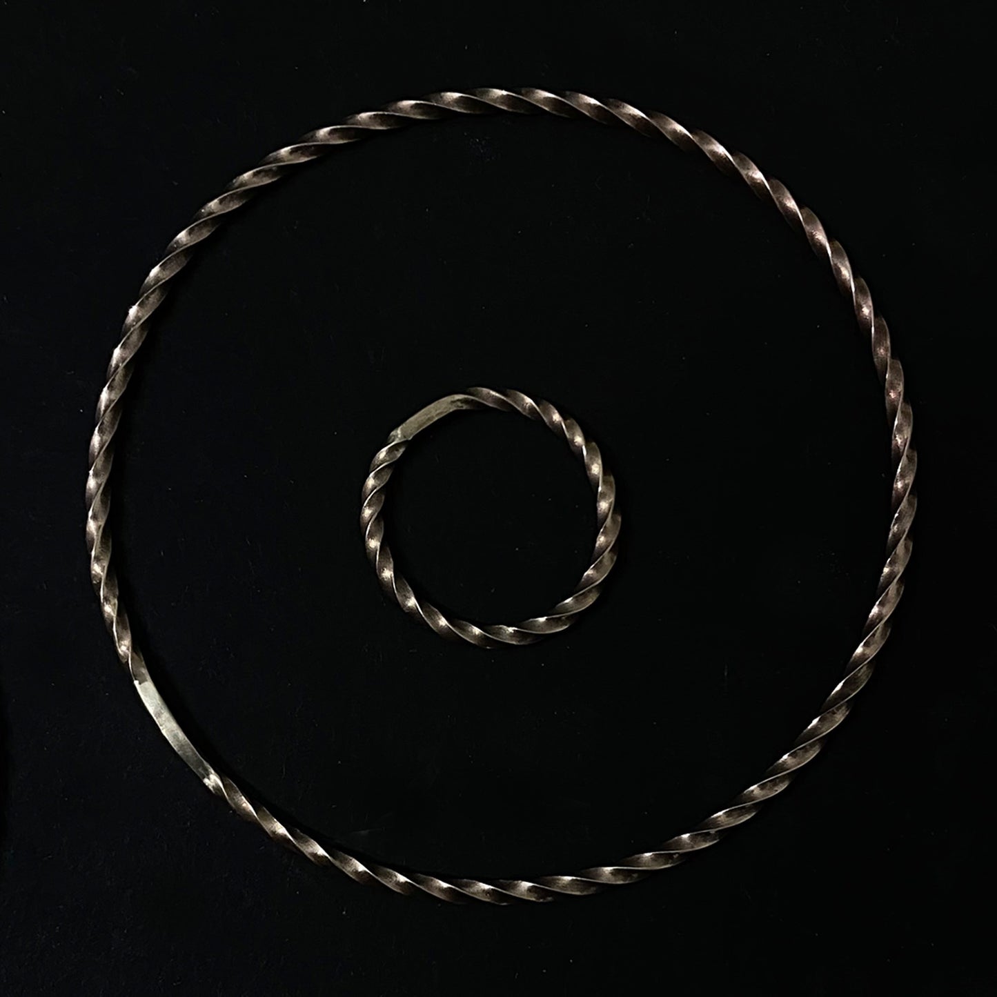 Square Twisted Bangle yellow gold