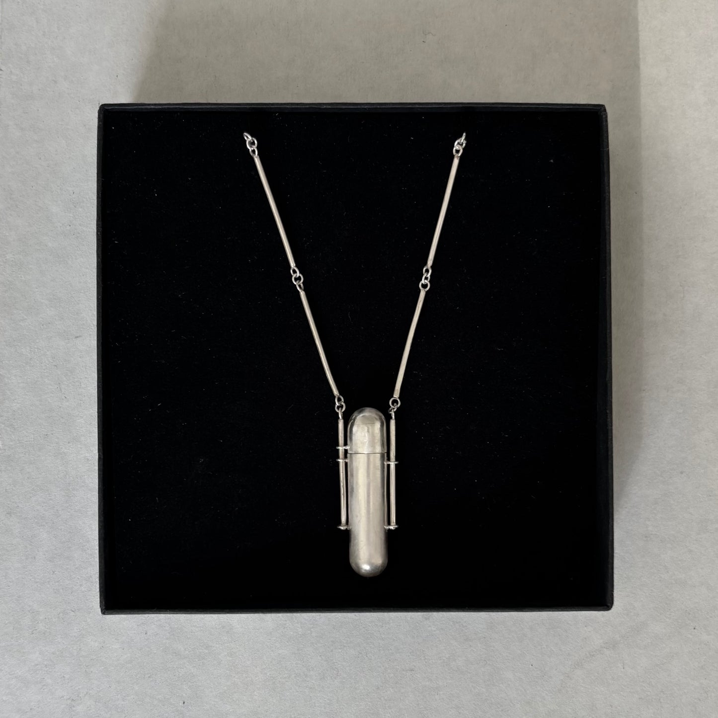 Locket I