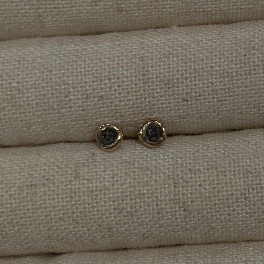 Molten diamond studs yellow gold