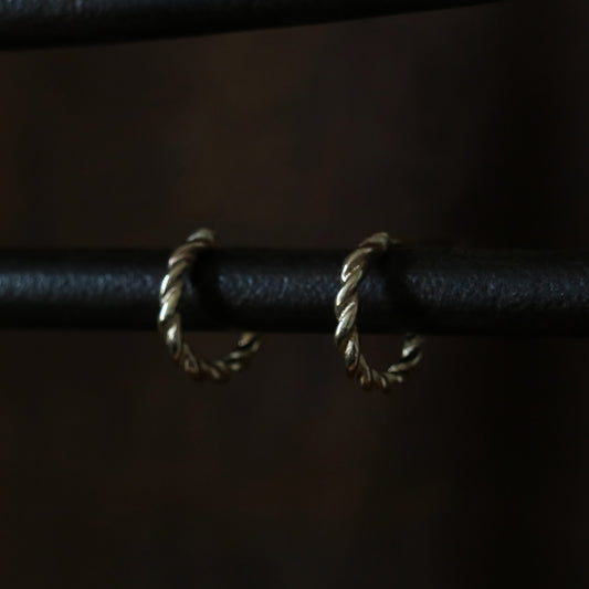 Small Round Twisted Hoop Earrings yellow gold